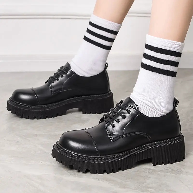 Scarpe basse nere donna 2021 moda nuove scarpe con tacco in pelle britannica con suola spessa scarpe con plateau Casual in pelle con suola morbida