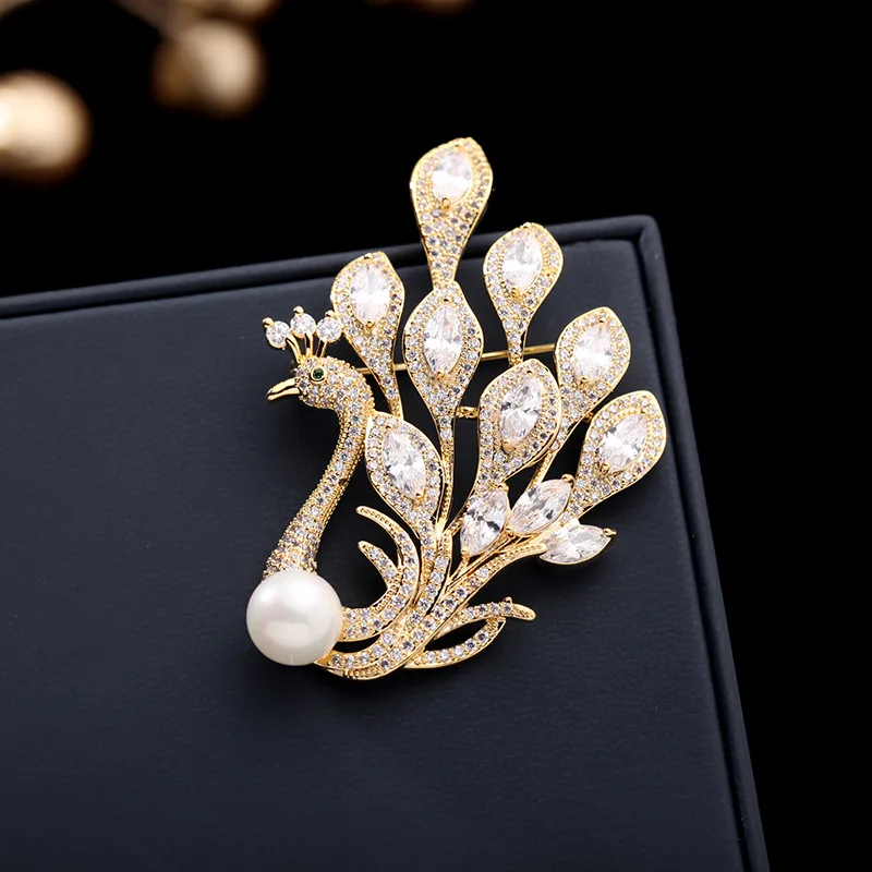 FXLRY Gold Color Peacock Brooch for Women Zicon Pin Brooches Luxury Jewelry Clothes Scarf Buckle Garment Accessories