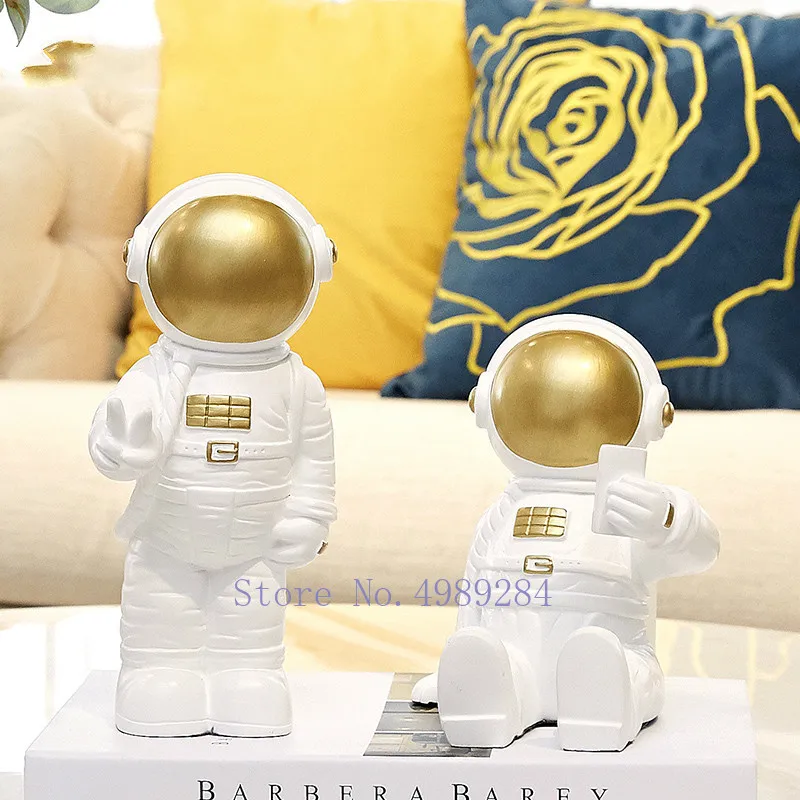 

Creativity Astronaut Human Sculpture Cartoons Golden Astronaut Lovely Children's Room Modern Home Decoration Handicraft Statue