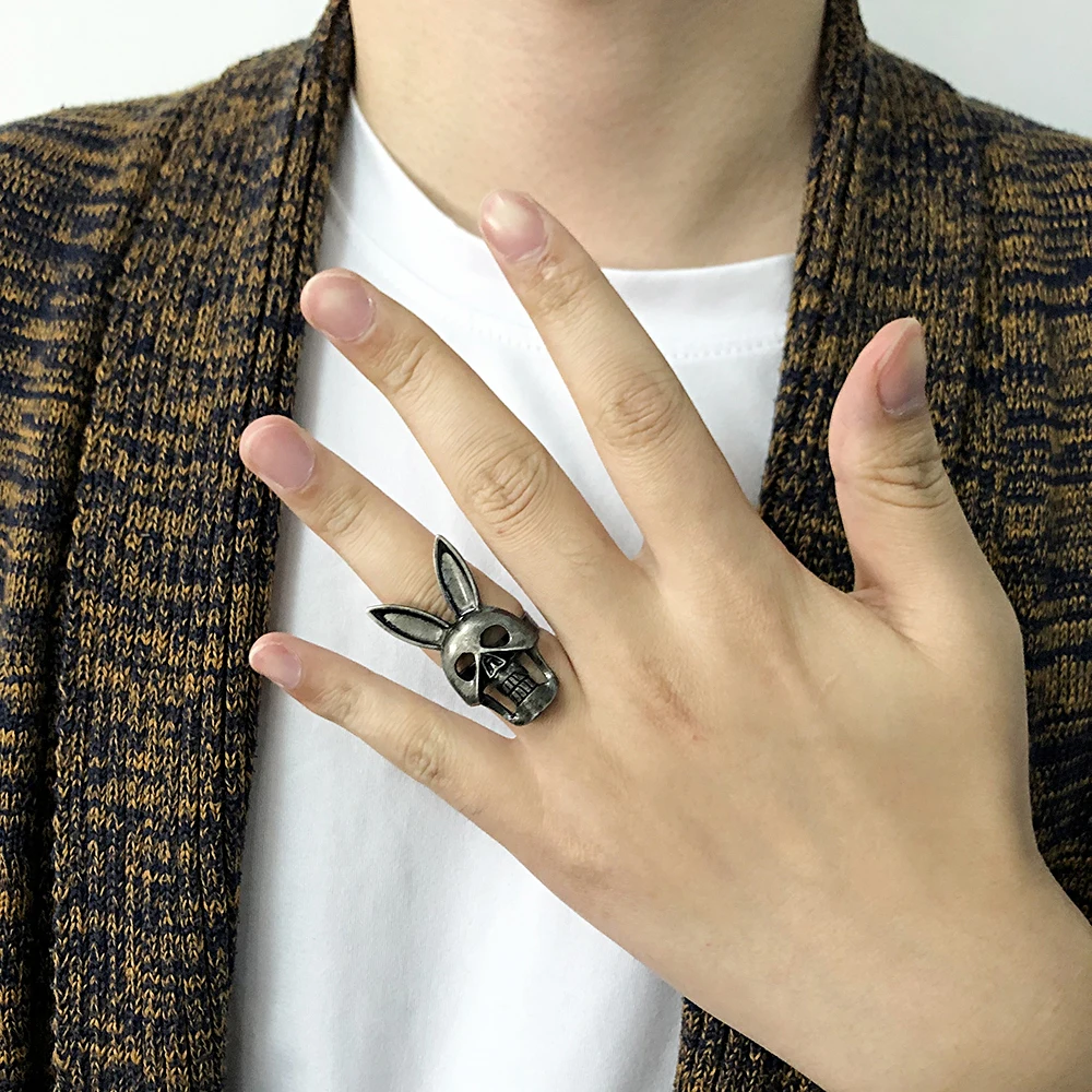 Vintage Rabbit Skull Butterfly Rings Black Metal Texture Bad Bunny moths Ring Punk Hip-hop Men\'s Jewelry gifts Movie Accessories