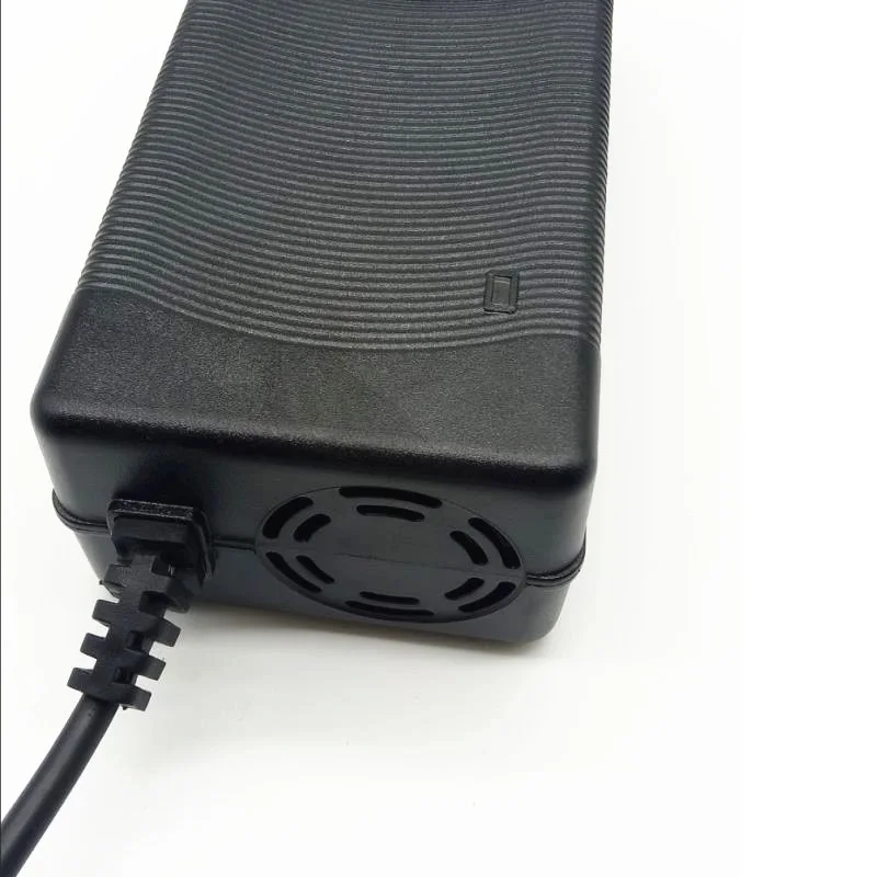 21V 5A lithium battery charger 5 Series 100-240V 21V5A battery charger for lithium battery with LED light shows charge state