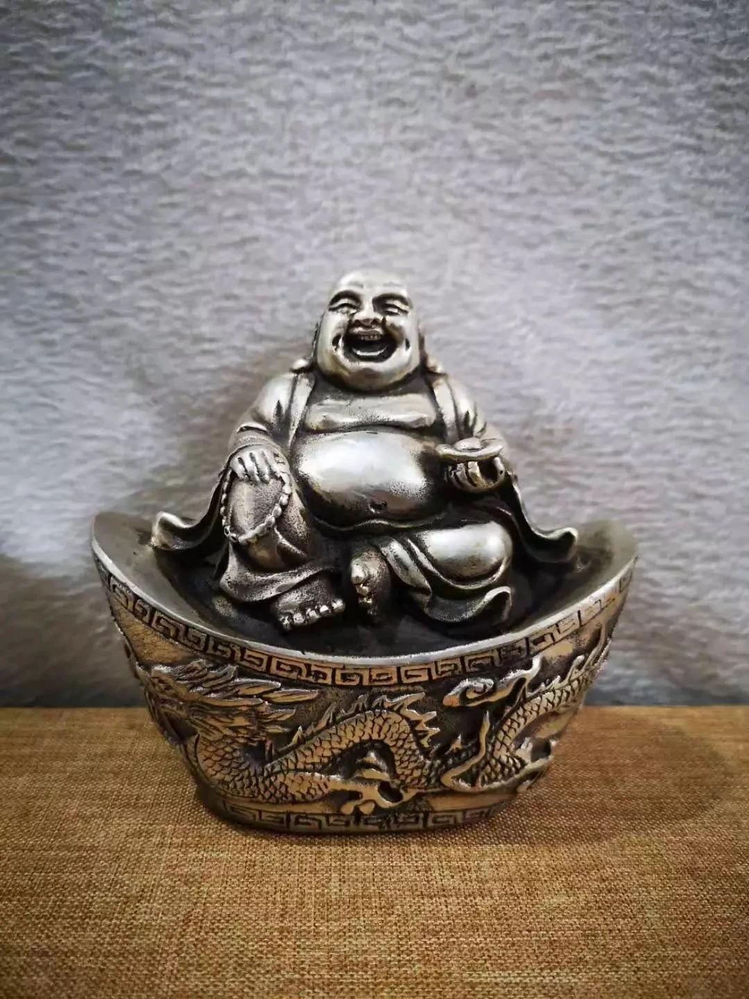 Estatua China budista miao risa feliz de Maitreya plata Buda fengshui Yuanbao riqueza metal artesanía.