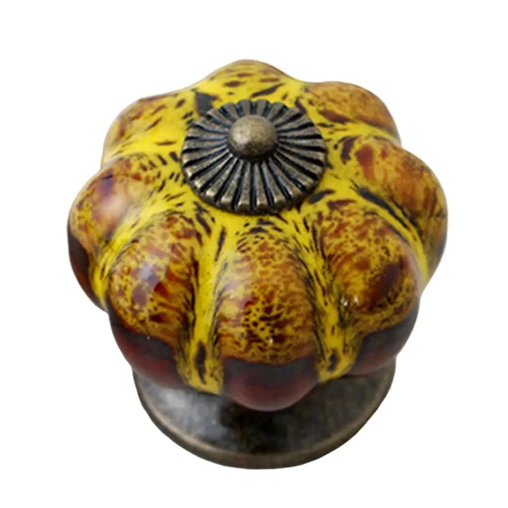 Retro รอบฟักทองรูปร่างเซรามิคตู้ลิ้นชักตู้เสื้อผ้าประตูมือจับ Knob Decor