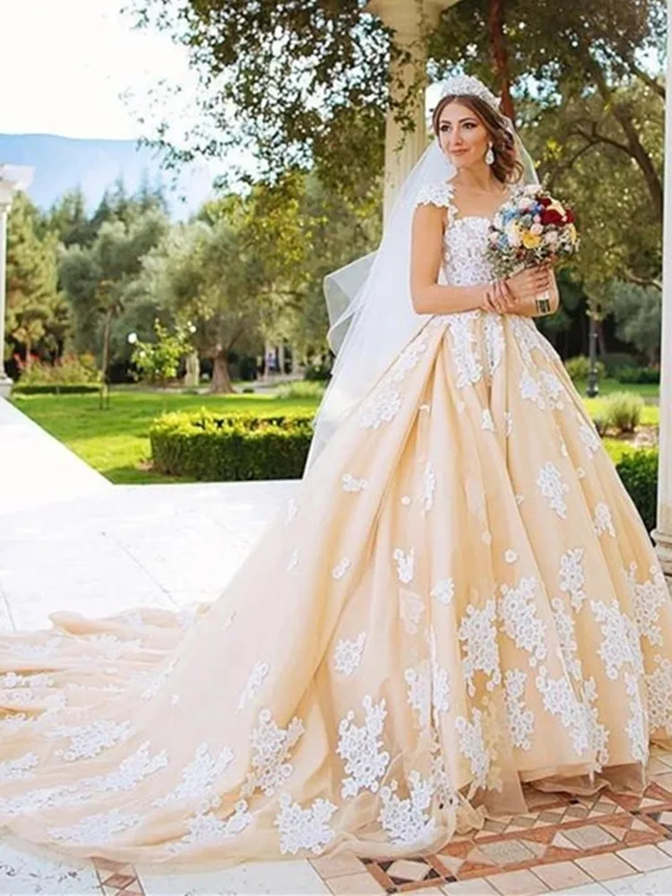 Vestido de novia de encaje con espalda abierta, traje Sexy de boda, con apliques de encaje, color champán, romántico