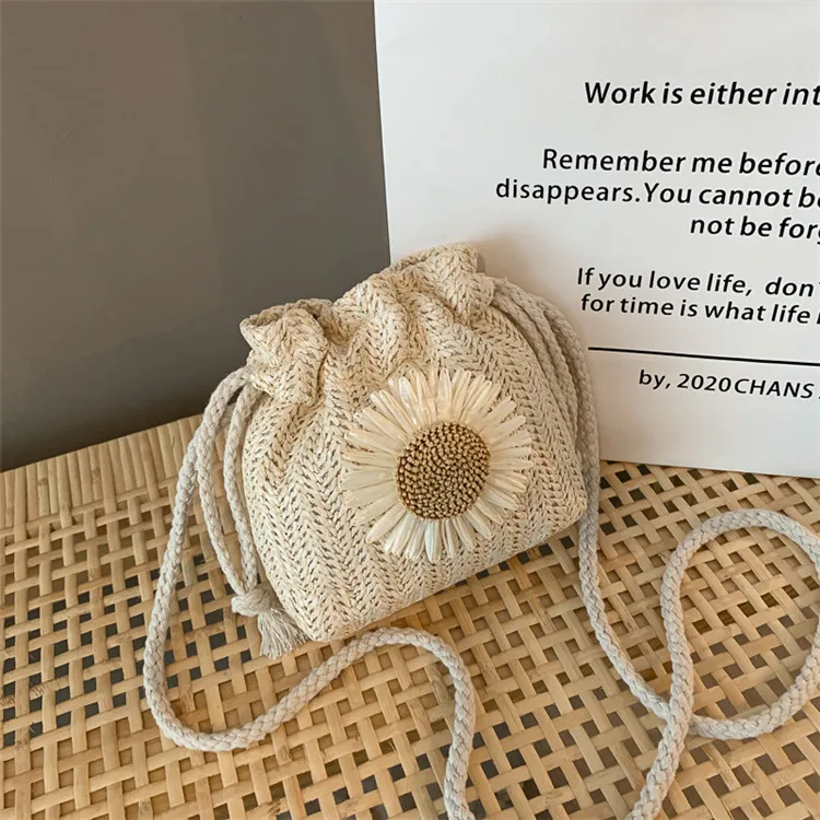 New summer beach wind cute sunflower crossbody woven bag Handmade crochet round straw bag female bag beach bag