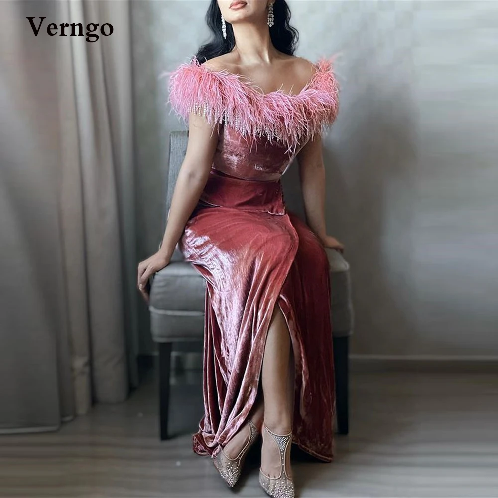 

Verngo New Design Nude Pink Velvet Prom Dresses Feathers Off Shoulder Slit Long Formal Evening Gowns Middle East Israel Women