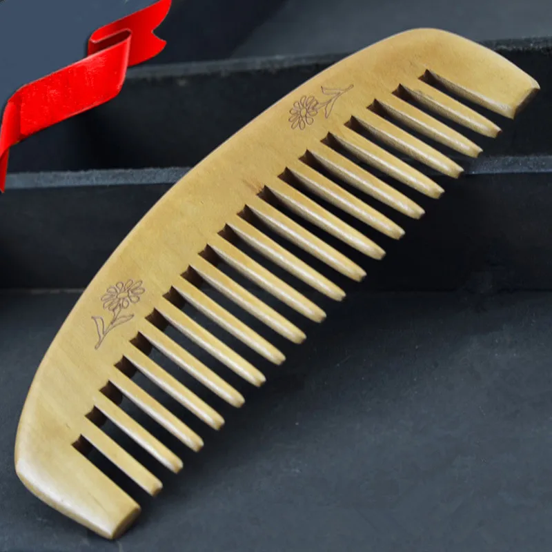 1PCS Natural Health Care Comb Anti-static Peach Wood Hair Comb Curved Shape Of Natural Sandalwood Comb Popular T0437