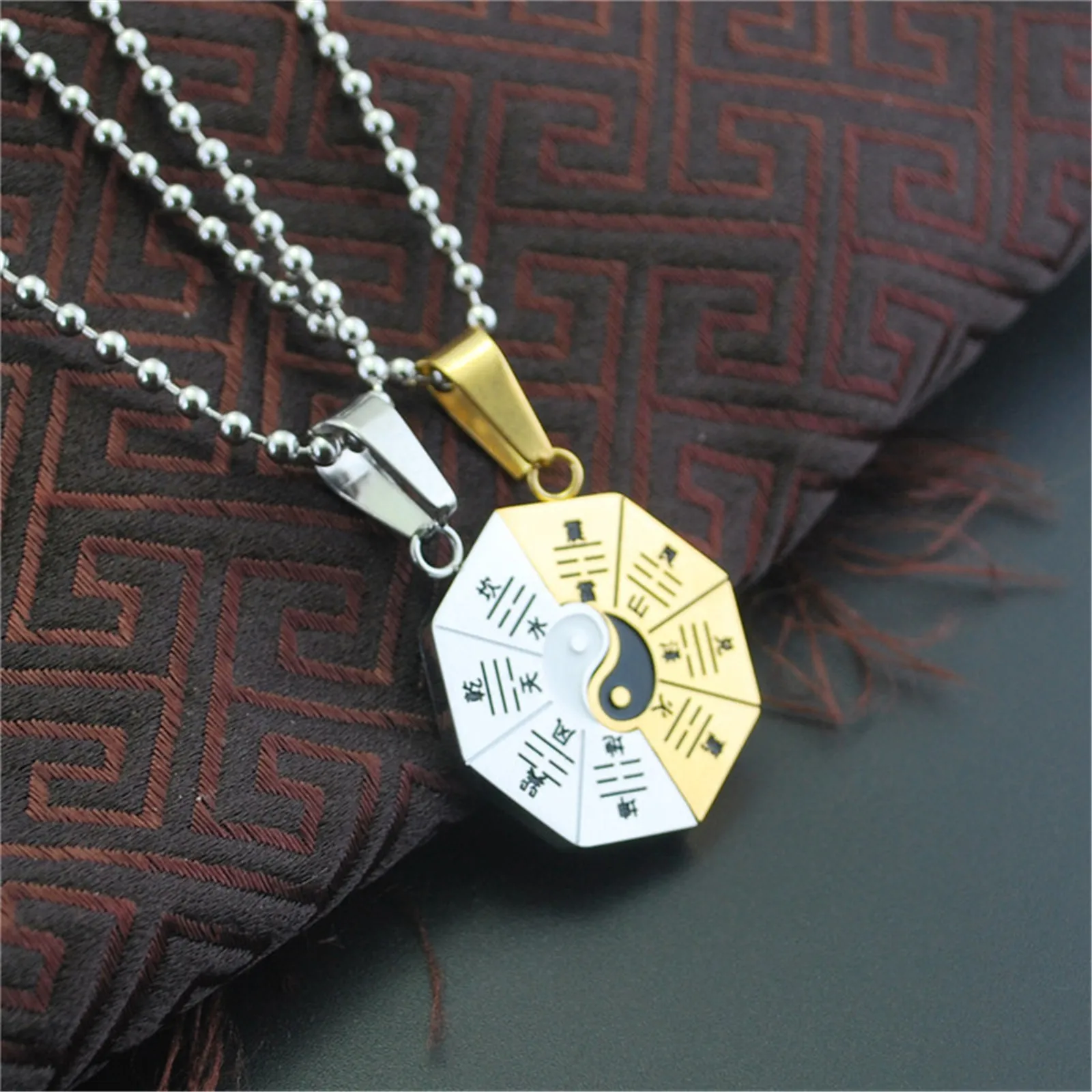 Bagua Tai Chi Couple Puzzle Necklace Stainless Steel Metal Pendants for Best Friends Free Pride Yin Yang Friendship Necklace