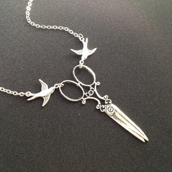 NEW Large Swallow Scissor Pendant Necklace for Women Goth Gothic Steampunk Accessories Victorian Retro Charms Jewelry