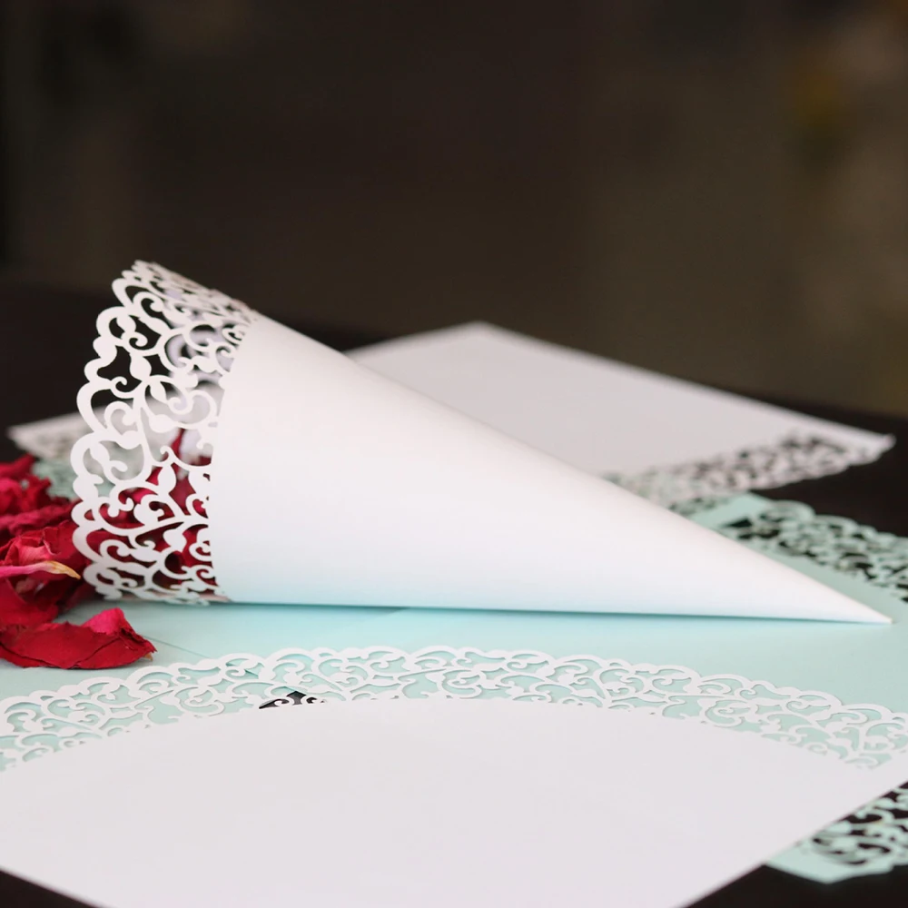 50Pcs Lace Flowers Paper Wedding cones Candy Holder White Blue Wedding Confetti Paper Cup DIY Cups Party Decorative Accessories