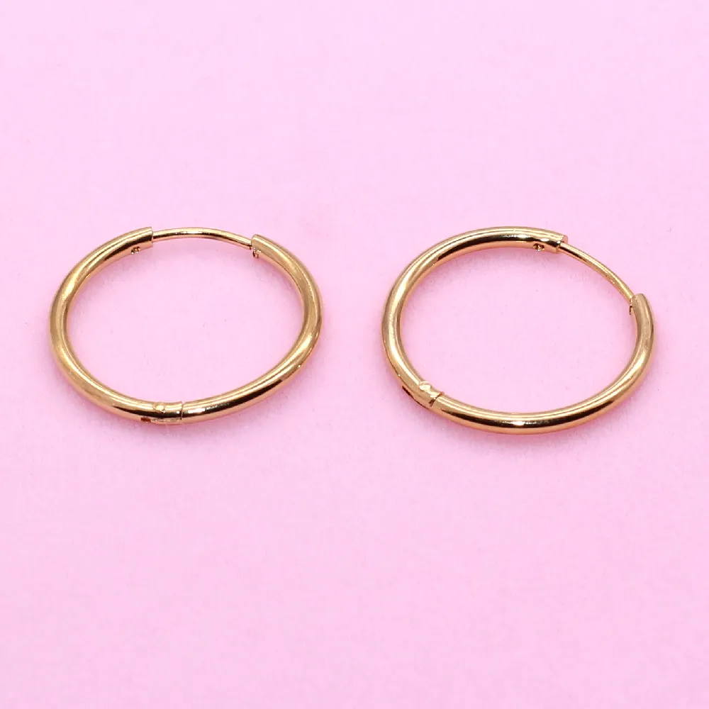 Goldfarbene IP-Beschichtung, 316 Edelstahl, runde, kleine Creolen, 6 mm, verblasst nicht, allergiefrei, klassischer, schlichter Stil. – Detail 14