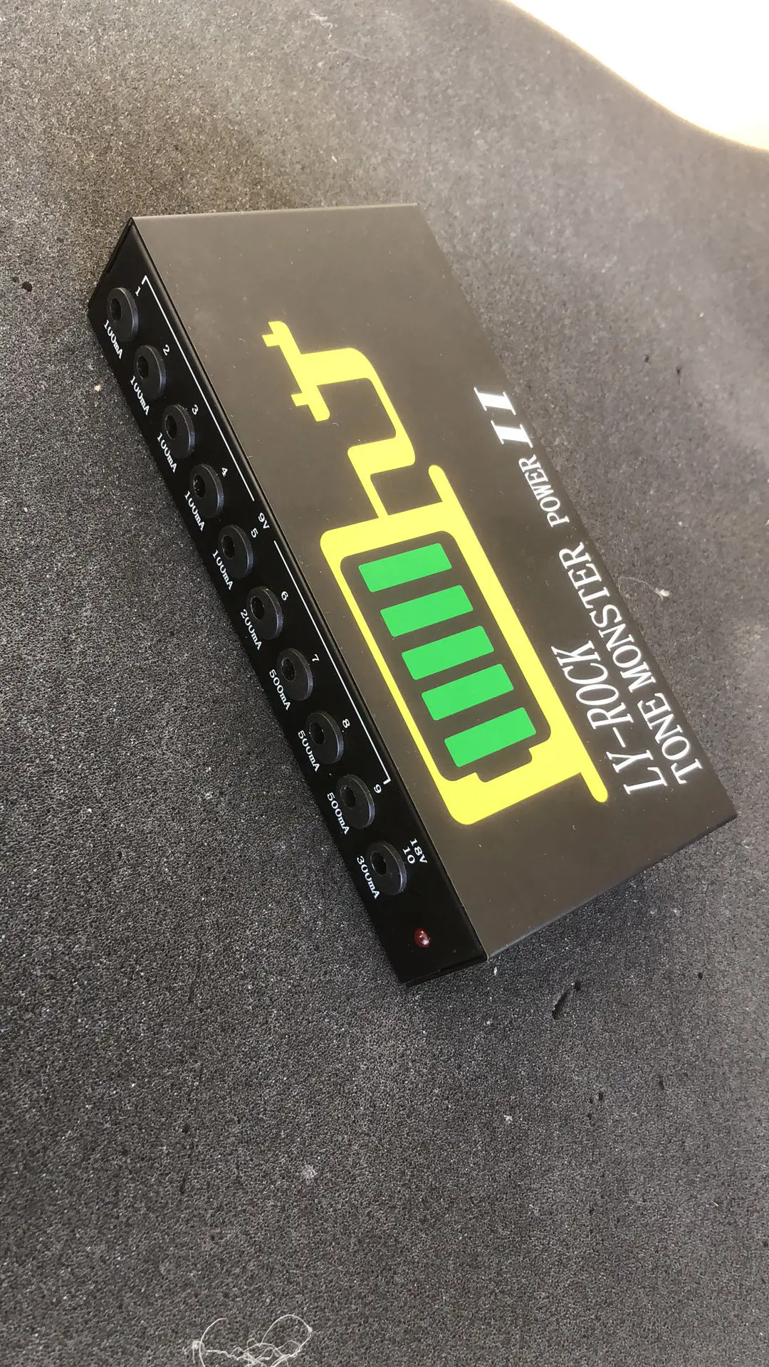 

Independent 10-way Regulated Power Supply for Monoblock Effector