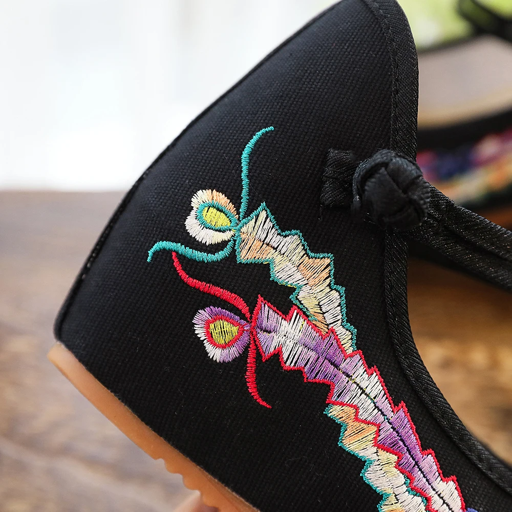 Veowalk Autumn Vintage Handmade Chinese Women Canvas Platforms Flower Embroidered Cotton Comfortable Shoes Big Size 34-43