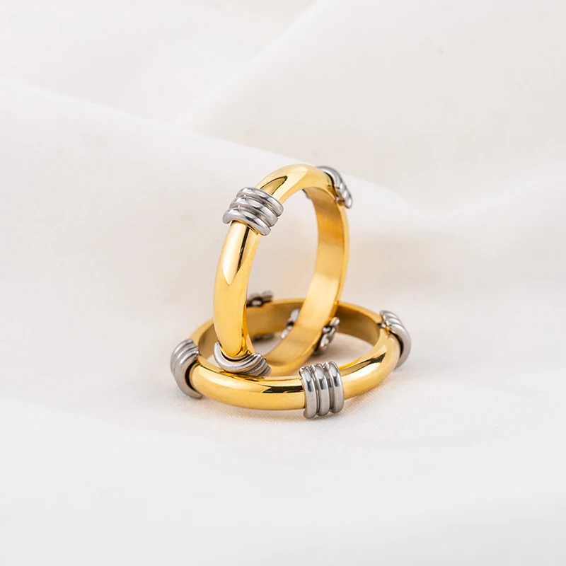 European Fashion Jewelry Ring Vacuum Plating 18K Gold Gloss Stainless Steel Neutral Round Rings