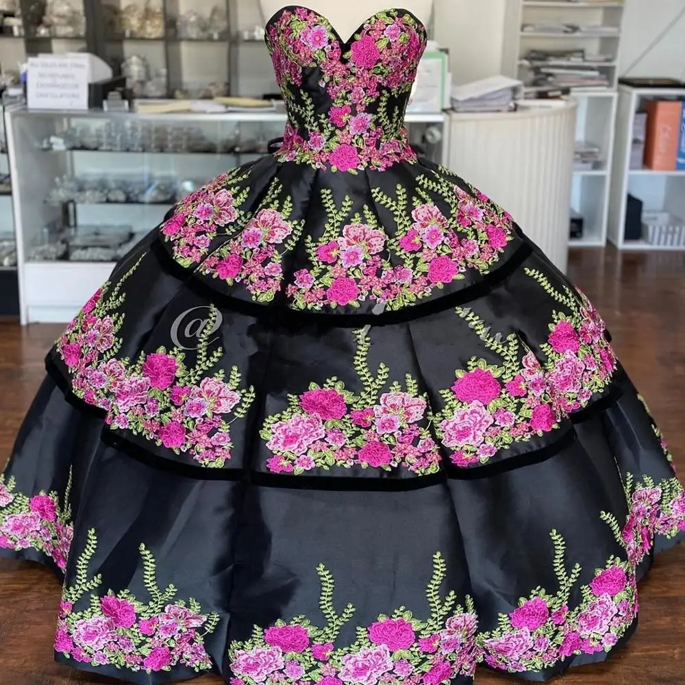 Floreale In Raso vestidos de 15 años 2020 Puffy di sfera Del Ricamo Quinceanera del Vestito Dell'innamorato del Collo Increspato Dolce 15 del Vestito Lungo da Promenade Abiti