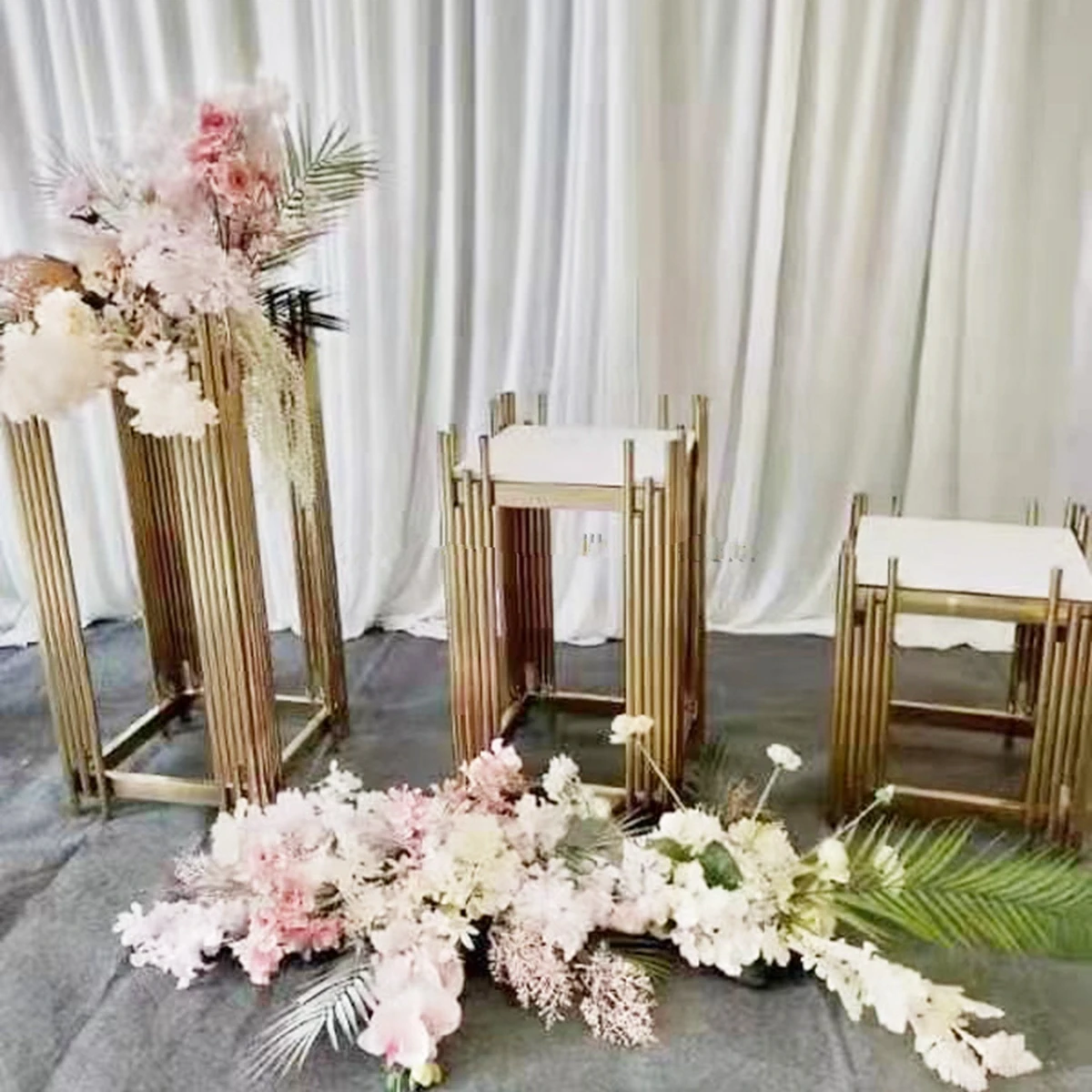 

3pcs/set)Luxury Golden Round Flower Stands Set Modern Stainless Steel Aisle Stands For Wedding Decoration AB1142