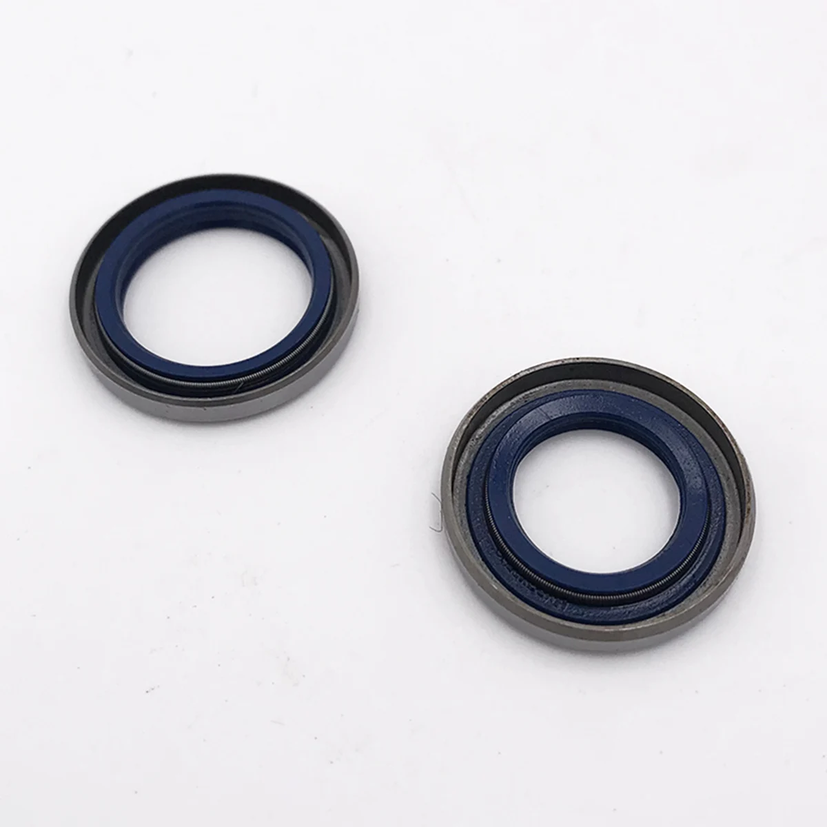 2pcs Oil Seals Fit For Husqvarna 40 245 365 371 357 359 51 55 257 262 254 XP 261 262 XP 355 357 XP 346XP  Part Tool