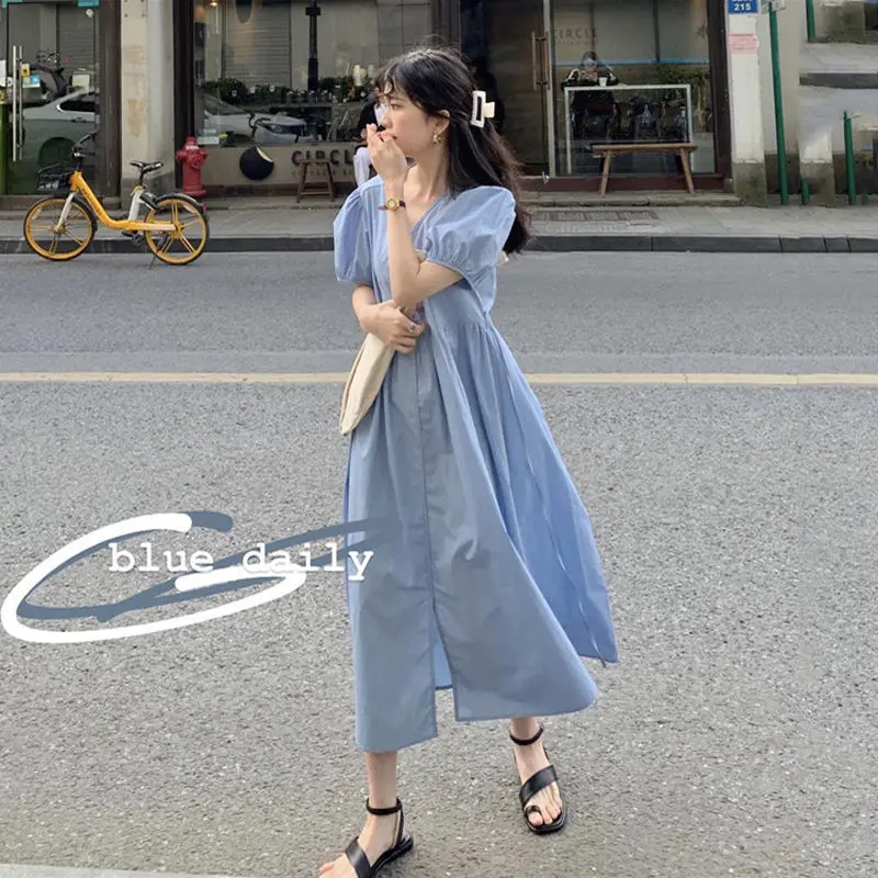 

2021 summer Korean light cooked style French niche simple square neck pile pleated waist slimming strap dress