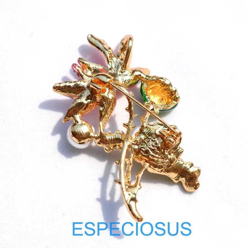 Classic Jewelry Rhinestone Lotus Brooch Crystal Giraffe Pin Women Flower Ornaments Mix Color Breast Pin Painted Overcoat Garment