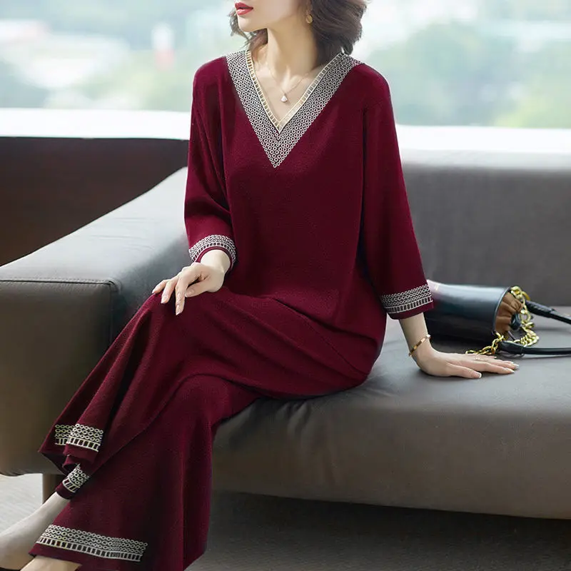 Women Spring Autumn Elegant Pant Suit Set Female V-neck Tops + Trousers Two Piece Set Middle-aged Lady Embroidery Suits 4XL H201