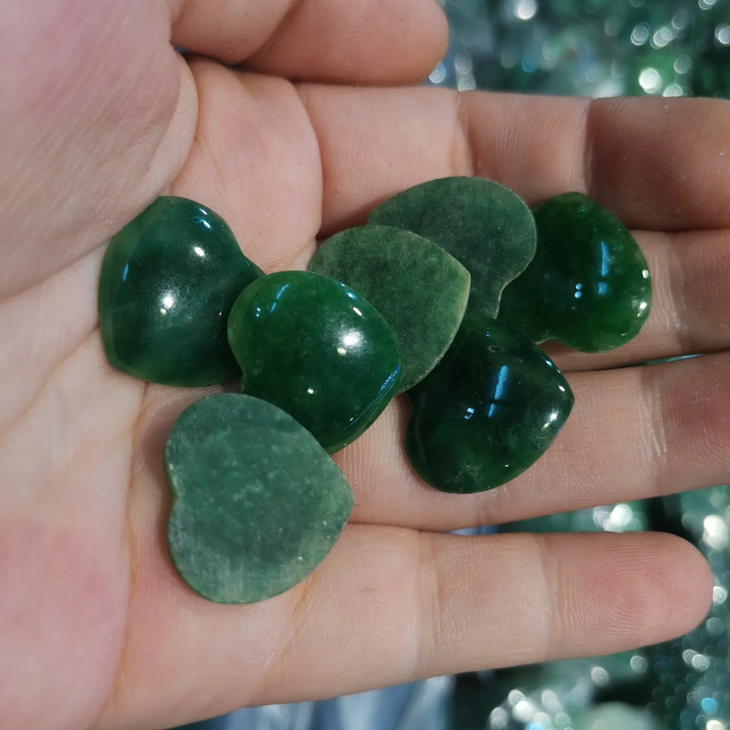 

Real natural jadeite sieraden Full of glutinous ice dry 1pcs Wholesale jade heart-shaped bare stone for inlay unpolished back