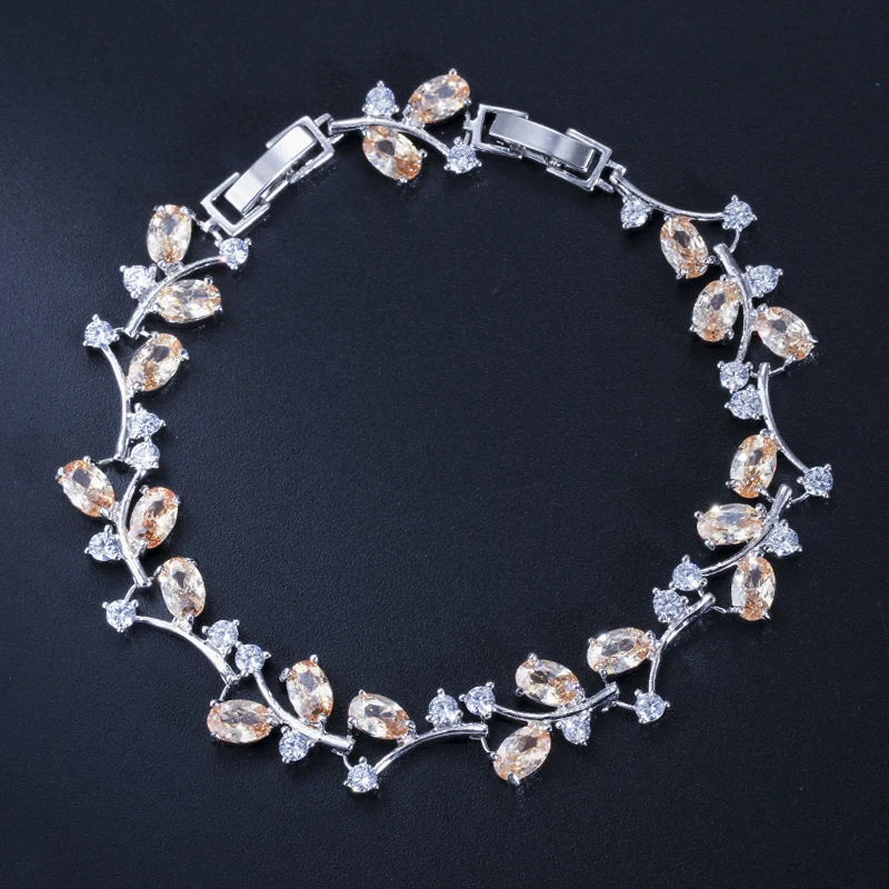 CWWZircons 6 Farboptionen Weißgoldfarbenes Handgefertigtes Österreichisches Kristall-Tennisarmband in Lila für Damen Großhandel S0099 – Detail 6