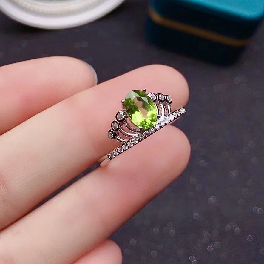 Design Silver Silver Crystal Ring for Young Girl 5mm*7mm VVS Grade Natural Peridot Ring 925 Sterling Silver Peridot Jewelry