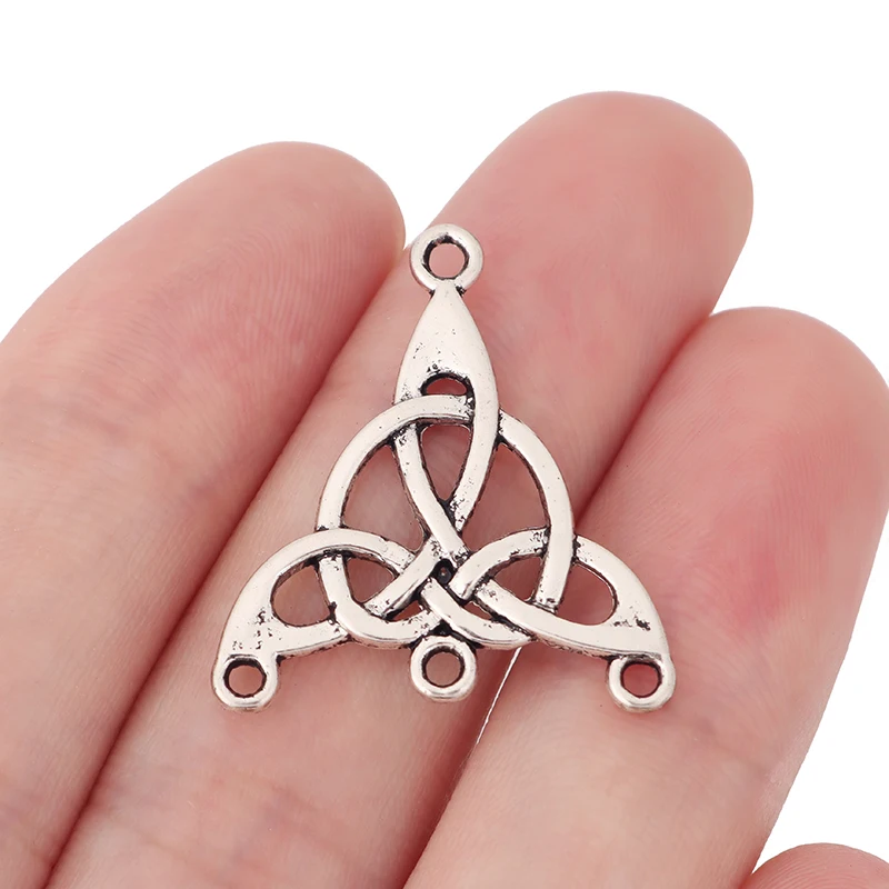 4 x Tibetan Silver Celtics Trinity Triquetra Knot Connectors Charms Pendants for DIY Necklace Jewelry Making Finding Accessories