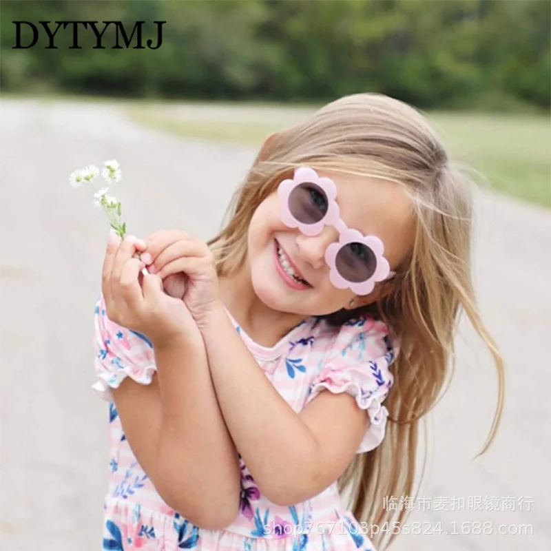 

DYTYMJ Cute Flower Children Sunglasses for Kids Fashion Jelly Color Children Sunglasses Girls Boys Shades Glasses Gafas De Sol