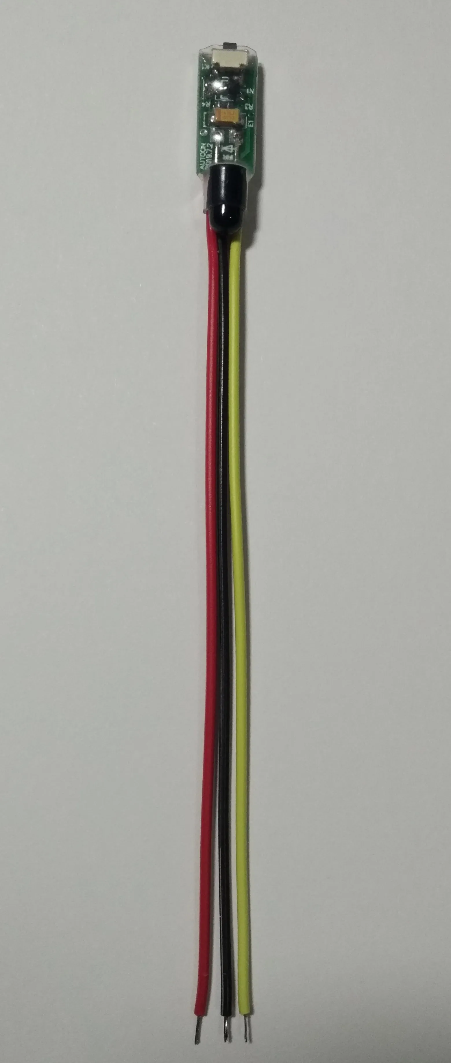 Built-in air conditioner incoming call self-starting module can learn any air conditioner remote control