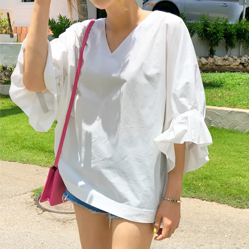 Loose White Loose Shirt Trumpet Flare Sleeve V Neck Fashion Slimming Base Shirt Casual Students Bat Tops Fashion Blouse