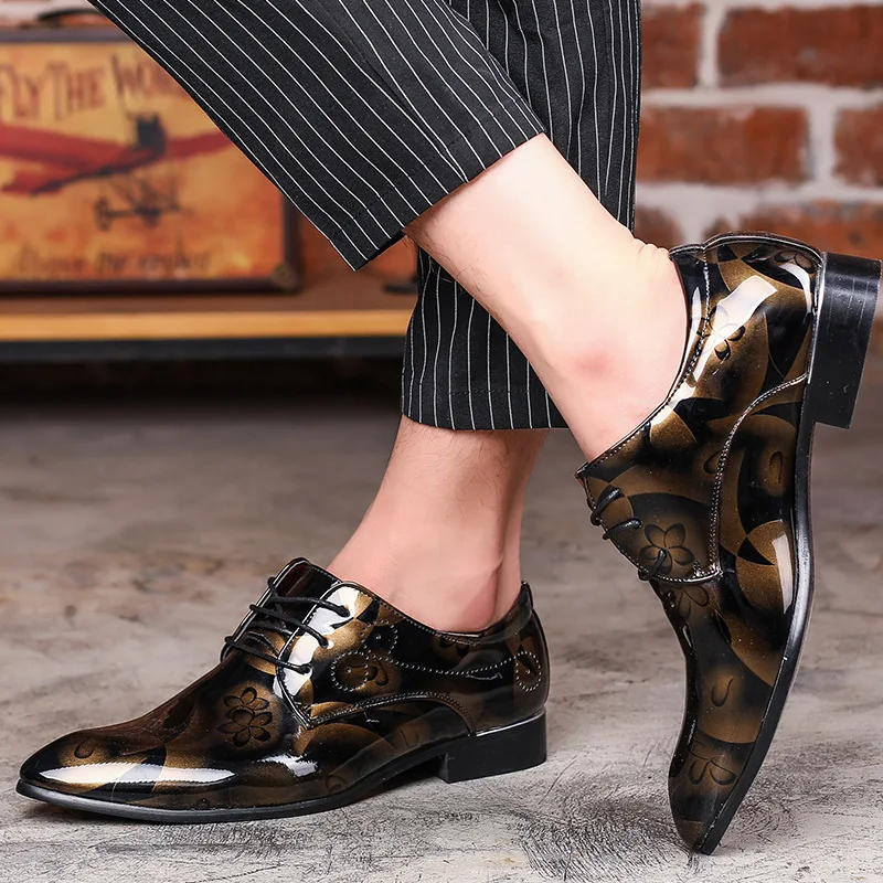 2024 Men's Glossy Printed Derby Shoes Leather Pointed Toe Low Heel Lace-up Business Casual Fashionable British Style Plus Size