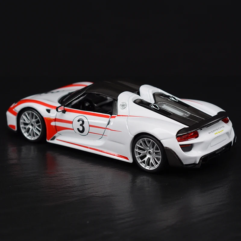 Bburago 1:24 Porsche 918 Weissach Sports Car Static Die Cast Vehicles Collectible Model Car Toys