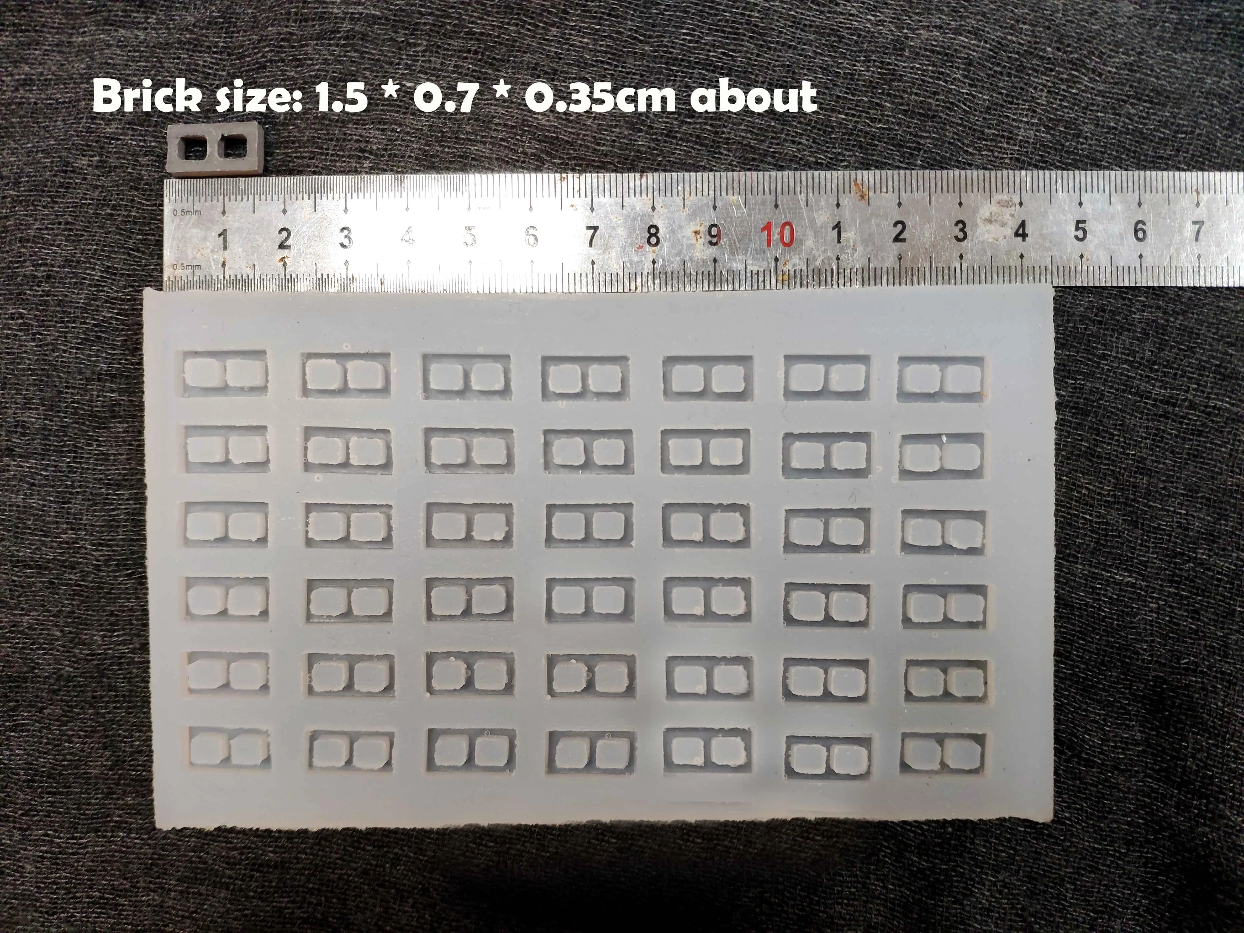 Miniature model  1:35-1:43  Silica gel mold for hollow brick  42 grid  Sand table building model materials