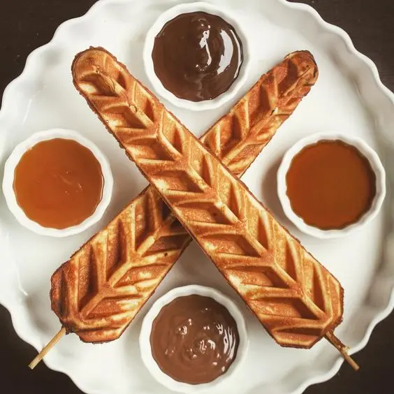 Máquina comercial de lanches, faz comida de rua, elétrica, forma de vara de waffle, máquina de waffle stick com bandeja de óleo, 4 unidades