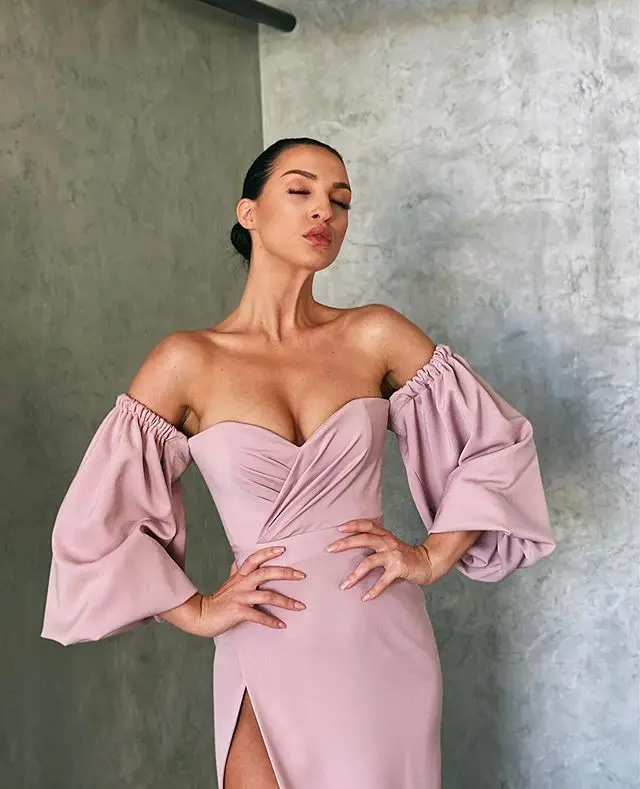 Lorie Eenvoudige Dusty Pink Satin Prom Jassen Lange Plus Size Uit De Schouder Formele Avondjurken Met Hoge Split 2020 party Dress