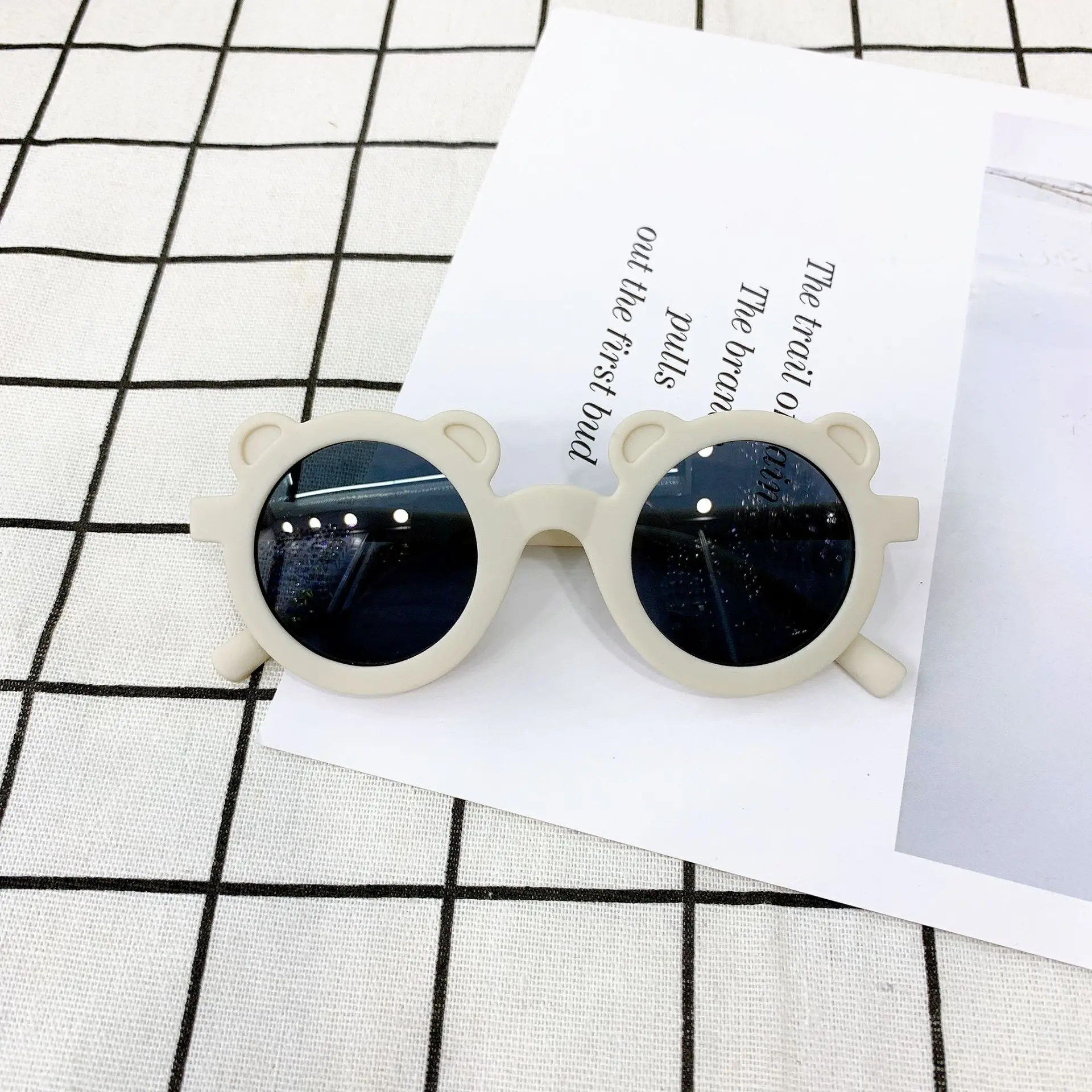 New Cartoon Lovely Kids Sunglasses Bear Shape Frame Girls Children Sun Glasses Round Street Beat Baby Boy Eyeglasses Cute Shades