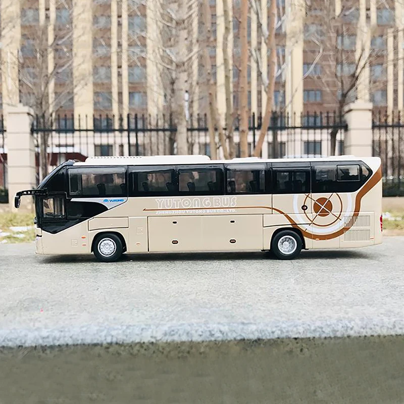 Original 1:42 Yutong Bus New Generation Highway Bus Model Bus Original Alloy Model Collection