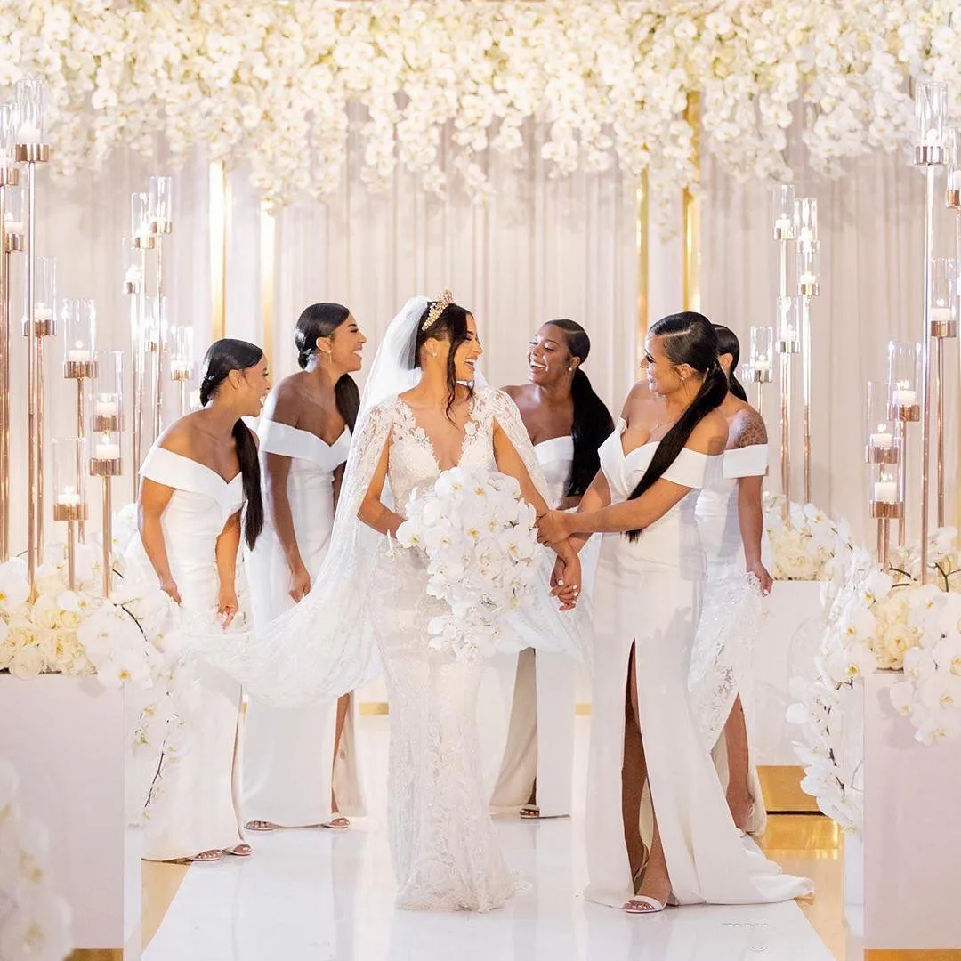 Robes de demoiselle d'honneur en Satin blanc, épaules dénudées, longues, froncées, balayage fendu, traîne, robes d'invitées de mariage, bon marché, 2021