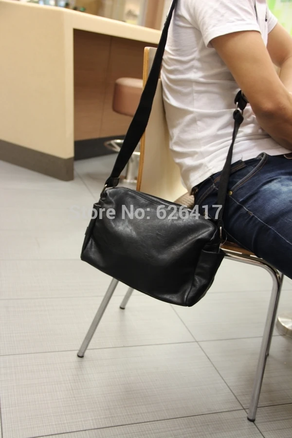 New leisure men\'s single shoulder messenger bag cross body bag small casual travel bag black PU leather, free shipping