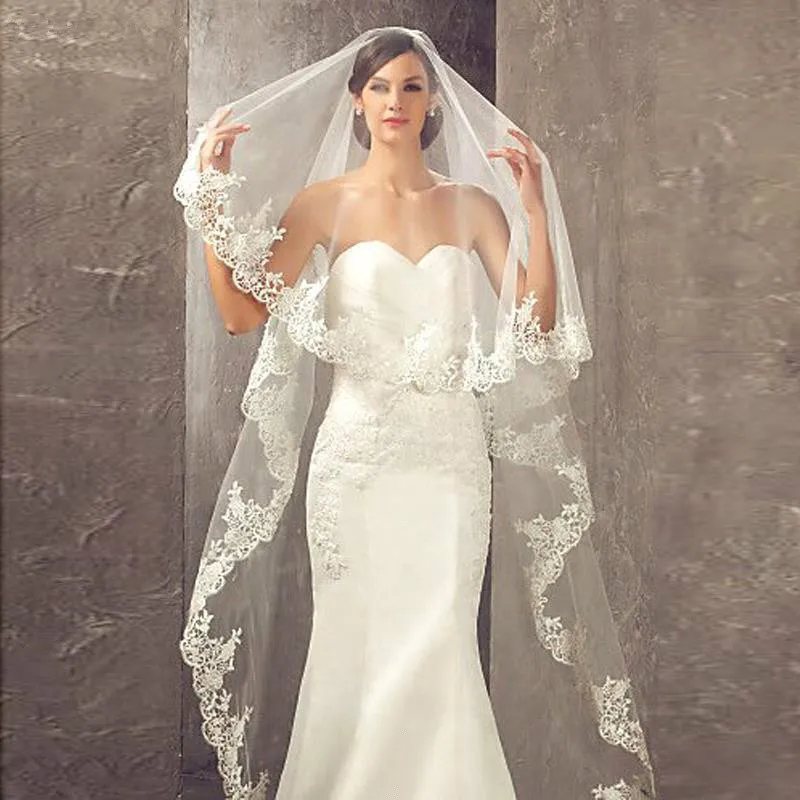 Hot Koop Goedkope Wholsale Wit Ivoor Wedding Veils Kathedraal Bruidssluier Lange Kant Sluiers Bruiloft Accessoires Huwelijk Bruid Veu