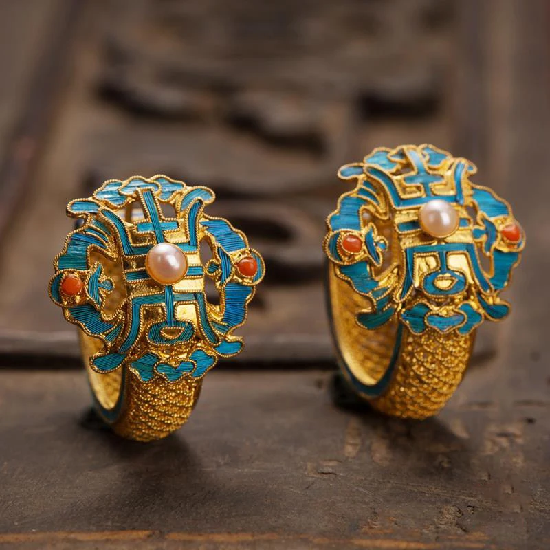 Original designer Unique Ancient Gold Craftsmanship Chinese Retro Palace style Forbidden City luxury women's silver jewelry