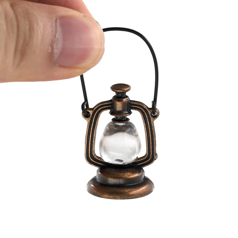 1/12 Dollhouse Miniature Accessories Mini Metal Vintage Oil Lamp Simulation Barn Lantern Model for Doll House Decoration ob11