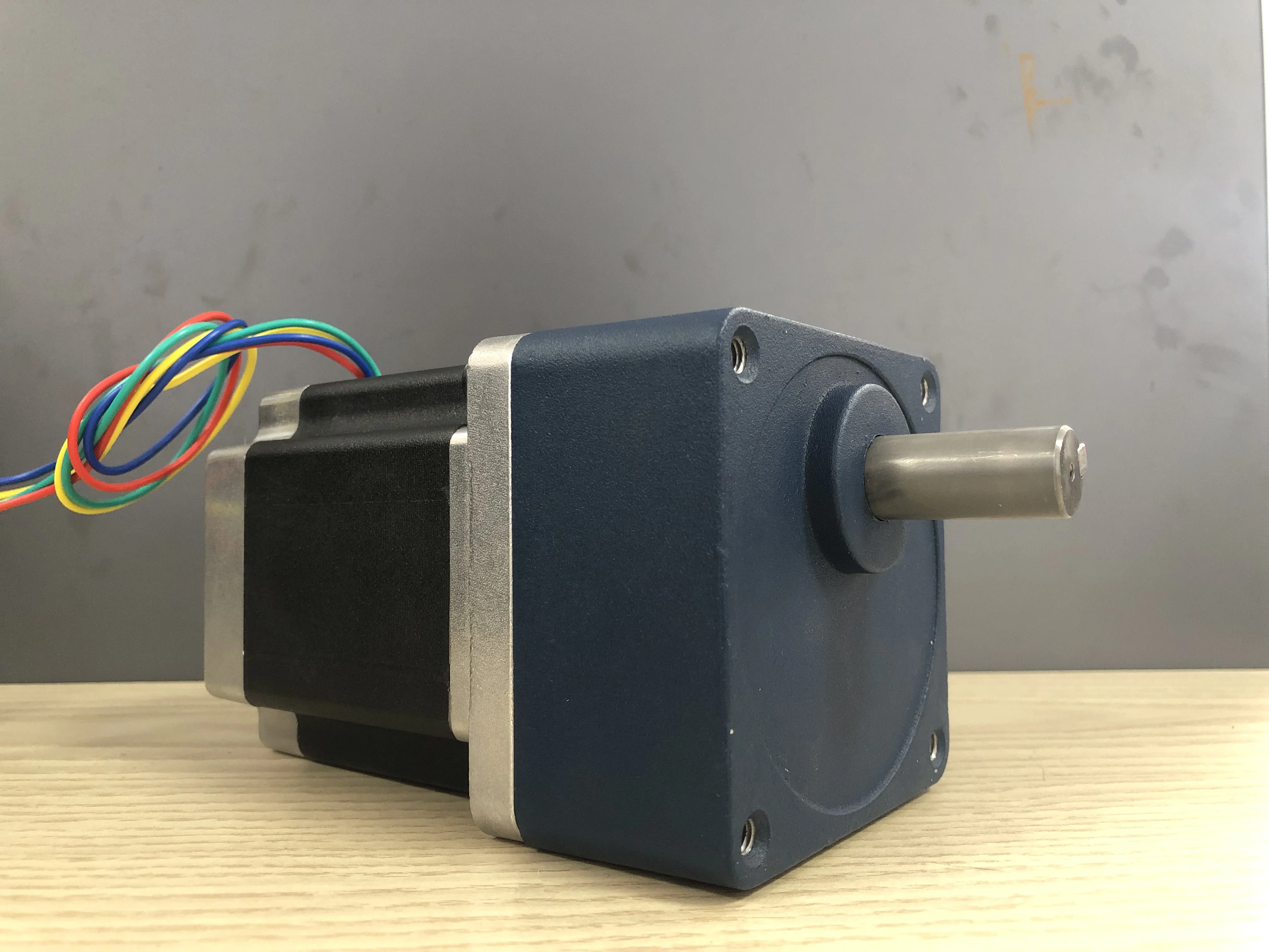 محرك متدرج لتقليل التروس NEMA 34 بطول 98 مم 6A 6.8N. م نسبة 3:1 5:1 7.5:1 10:1 12.5: 1 15:1 علبة التروس 90 مم