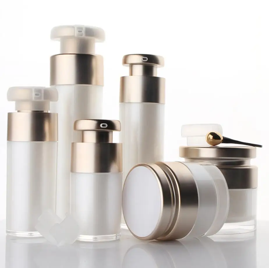 ขวดอะคริลิคสีขาวมุกฝาทองด้าน 50 กรัม สำหรับบรรจุภัณฑ์เครื่องสำอาง เช่น ครีมบำรุงกลางวัน/กลางคืน เจลทาใต้ตา เอสเซนส์ มอยเจอร์ไรเซอร์ สครับขัดผิว