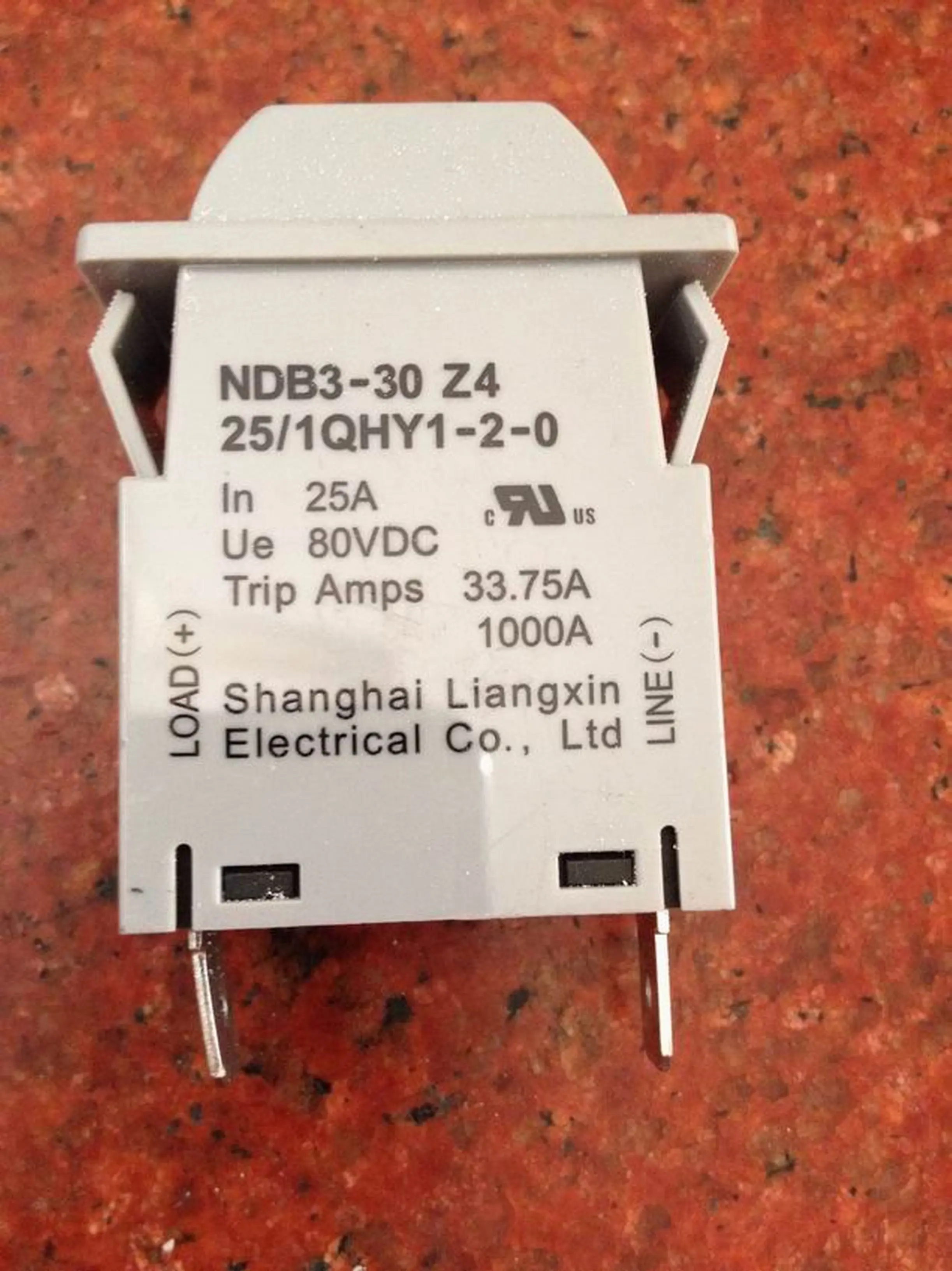 

5 pieces NDB3-30Z425 / 1QHY1-2-0 boat-shaped circuit breaker switch