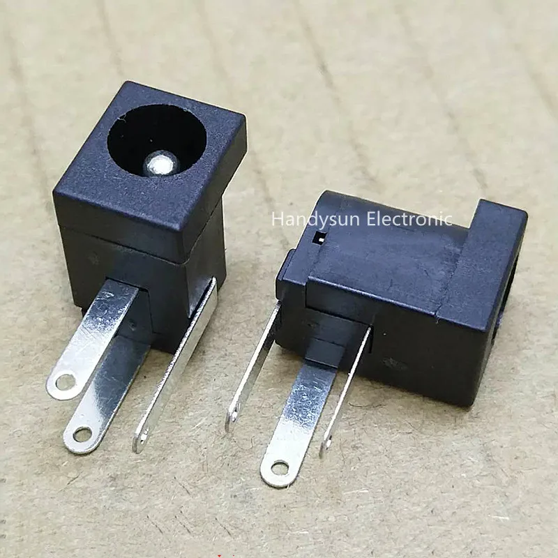 DC-005 5.5x2.1/2.5 مللي متر تيار مستمر مقبس الطاقة تمديد دبوس 3Pin التوصيل المباشر الأفقي النحاس الأساسية الحديد دبوس لوحة جبل موصل محول