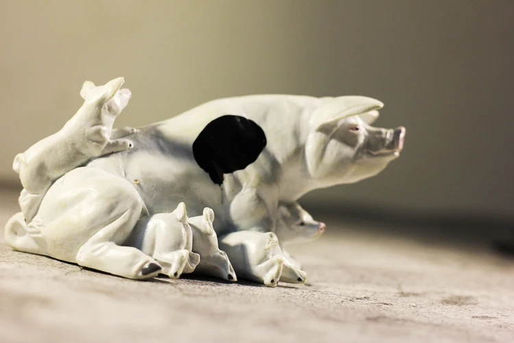 pvc    model    pig  mother  scene  decor ornament