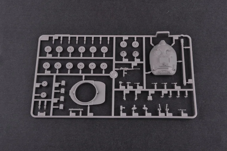 Trumpeter 07136 1/72 Scale โซเวียต JS JS-7 Heavy Tank เด็กทหารสะสมงานอดิเรกของเล่นพลาสติกประกอบอาคารชุด