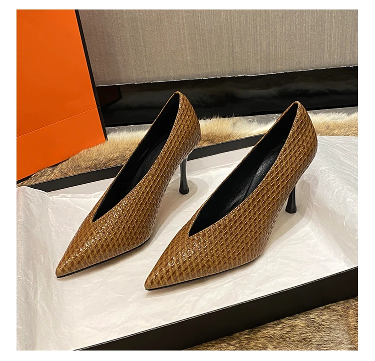 New Spring Autumn Fashion Women High Heels Elegant V Cut Women Printed Ladies Footwear Point Toe Dress Shoes Evening Shoes Lady